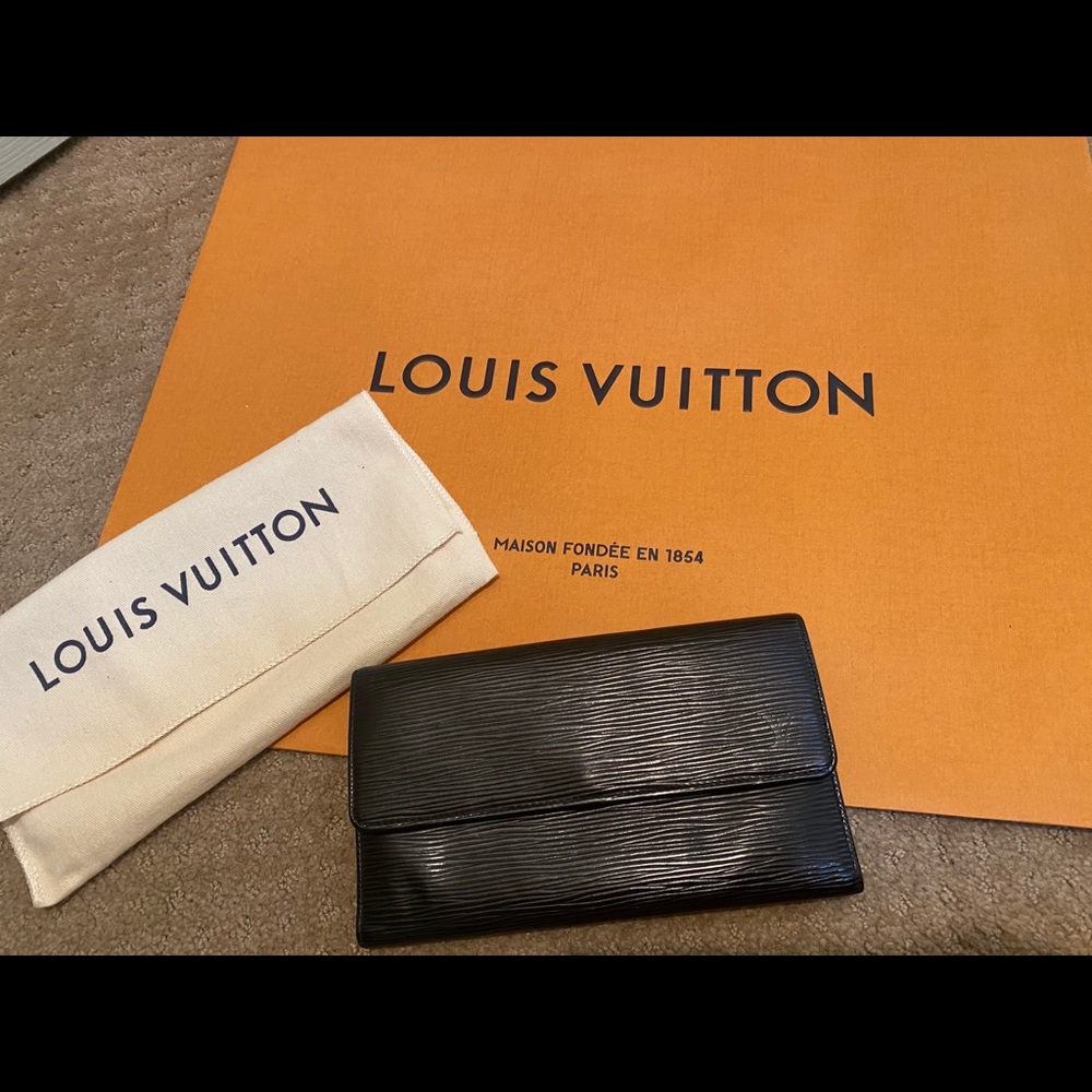 Louis Vuitton Black Epi wallet